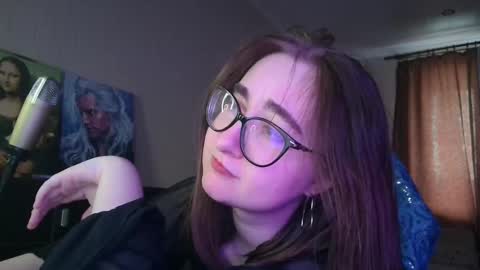 Snapshot of el_sweety chatting on 02.14.25 If you like it when I meow give me a thumbs up online show from 02.14.25