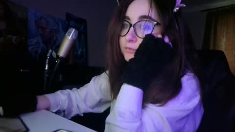 Snapshot of el_sweety chatting on 03.03.25 If you like it when I meow give me a thumbs up online show from 03.03.25