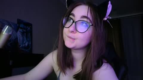 Snapshot of el_sweety chatting on 03.04.25 If you like it when I meow give me a thumbs up online show from 03.04.25
