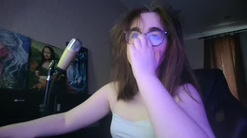 Snapshot of el_sweety chatting on 03.10.25 If you like it when I meow give me a thumbs up online show from 03.10.25