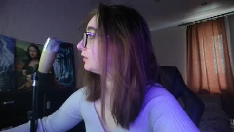 Snapshot of el_sweety chatting on 03.11.25 If you like it when I meow give me a thumbs up online show from 03.11.25