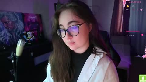 Snapshot of el_sweety chatting on 10.10.25 If you like it when I meow give me a thumbs up online show from 10.10.25