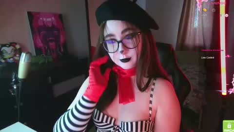 Snapshot of el_sweety chatting on 10.21.25 If you like it when I meow give me a thumbs up online show from 10.21.25