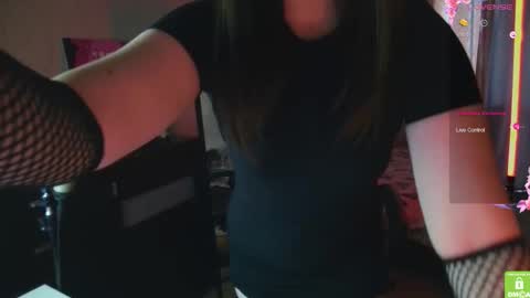 Snapshot of el_sweety chatting on 10.22.25 If you like it when I meow give me a thumbs up online show from 10.22.25