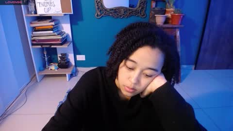 Snapshot of ela_0 chatting on 10.28.25 Ela  Help me reach 100 thumbs up online show from 10.28.25