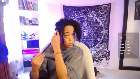 Ela  Help me reach 100 thumbs up online show from 02.15.26