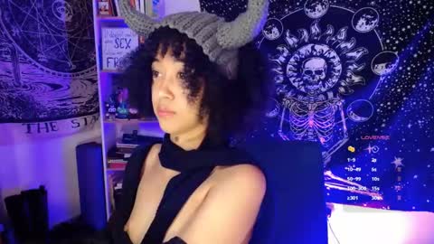 Ela  Help me reach 100 thumbs up online show from 06.09.26