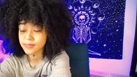 Ela  Help me reach 100 thumbs up online show from 07.17.26