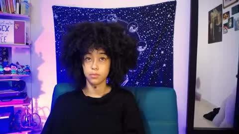 Ela  Help me reach 100 thumbs up online show from 07.19.26