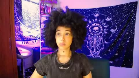 Ela  Help me reach 100 thumbs up online show from 07.25.26