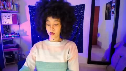 Ela  Help me reach 100 thumbs up online show from 07.29.26