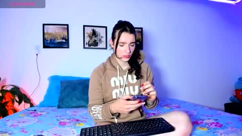 Snapshot of elaia_franc chatting on 11.14.25 Elaia franco online show from 11.14.25