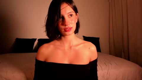 Elamour online show from 12.19.24
