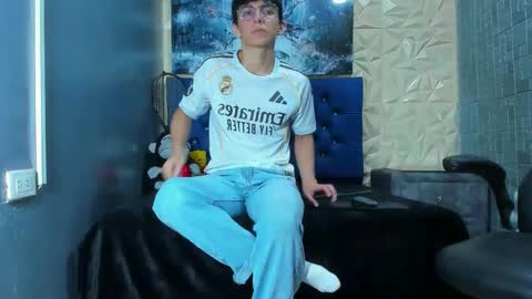 Elan Giralon online show from 03.22.26