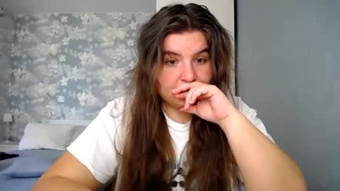 Snapshot of elanis_blair chatting on 04.01.26 Elanis online show from 04.01.26