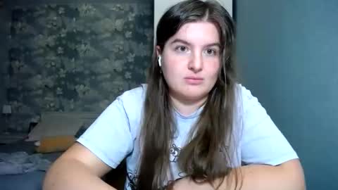 Snapshot of elanis_blair chatting on 04.18.26 Elanis online show from 04.18.26