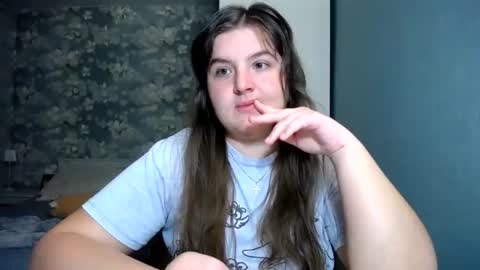 Snapshot of elanis_blair chatting on 04.18.26 Elanis online show from 04.18.26