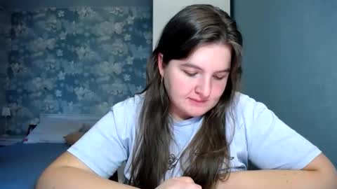 Snapshot of elanis_blair chatting on 04.19.26 Elanis online show from 04.19.26