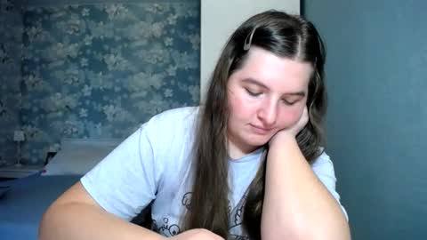 Snapshot of elanis_blair chatting on 04.25.26 Elanis online show from 04.25.26