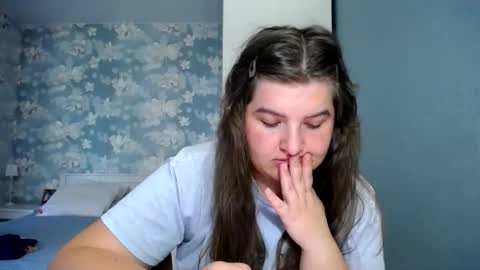 Snapshot of elanis_blair chatting on 05.11.26 Elanis online show from 05.11.26