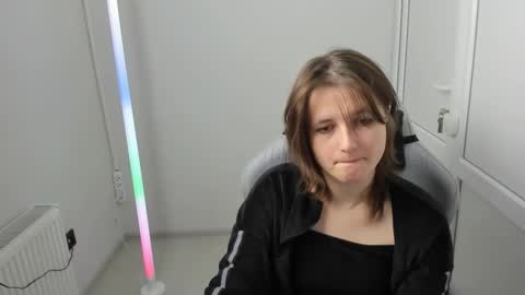 Evie online show from 04.25.26