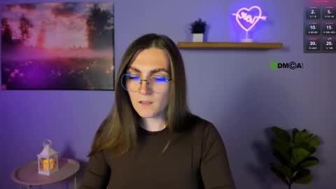 Snapshot of elara_oscura chatting on 10.06.25 Your Elara online show from 10.06.25