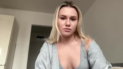 elaraluxxxe online show from 03.11.25