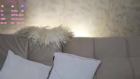 Snapshot of elarasable chatting on 11.29.25 elarasable online show from 11.29.25