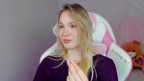 elaravoltage online show from 04.16.26