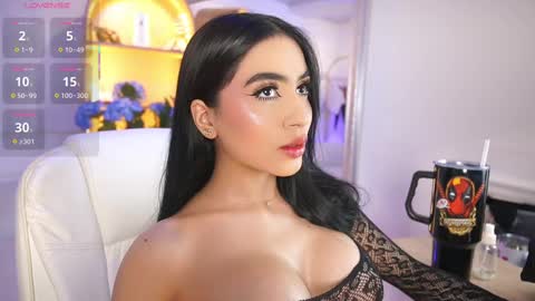 Snapshot of elasummeer chatting on 09.26.25 Elasummeer online show from 09.26.25