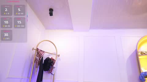 Snapshot of elasummeer chatting on 09.27.25 Elasummeer online show from 09.27.25