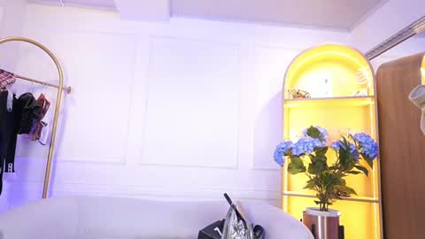 Snapshot of elasummeer chatting on 09.30.25 Elasummeer online show from 09.30.25