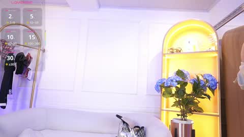 Snapshot of elasummeer chatting on 10.04.25 Elasummeer online show from 10.04.25