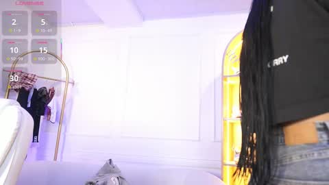 Snapshot of elasummeer chatting on 10.22.25 Elasummeer online show from 10.22.25