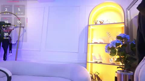 Snapshot of elasummeer chatting on 10.29.25 Elasummeer online show from 10.29.25