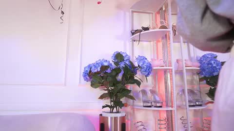 Snapshot of elasummeer chatting on 02.19.26 Elasummeer online show from 02.19.26