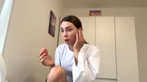 Mia online show from 07.08.26
