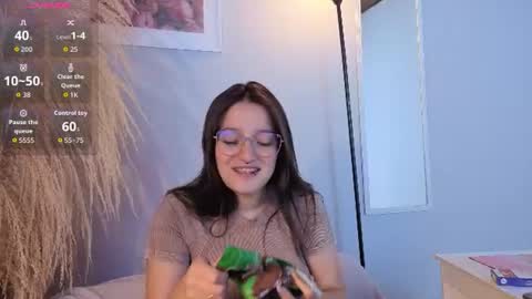 Snapshot of elecktra_sweet chatting on 06.12.26 Elecktra online show from 06.12.26