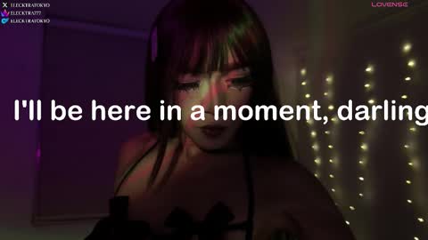 Snapshot of elecktra_tokyo chatting on 10.22.25 ELECKTRA online show from 10.22.25