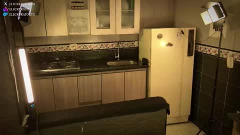 ELECKTRA online show from 12.23.25