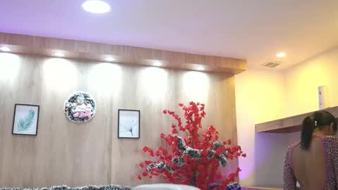 Electra Jones online show from 12.15.25