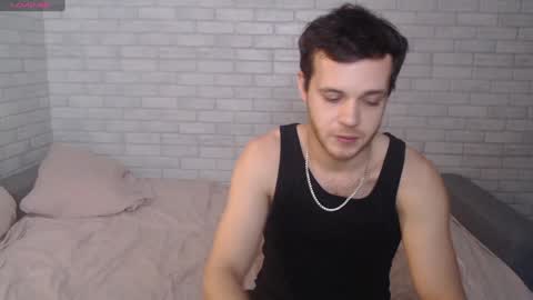 Snapshot of electric_smile chatting on 12.08.24 Alex online show from 12.08.24