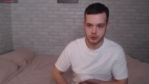 Snapshot of electric_smile chatting on 12.10.24 Alex online show from 12.10.24