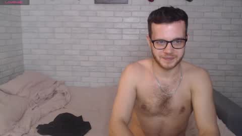 Snapshot of electric_smile chatting on 12.21.24 Alex online show from 12.21.24