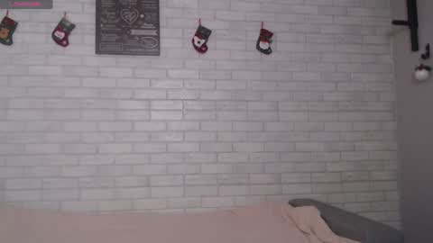 Snapshot of electric_smile chatting on 12.28.24 Alex online show from 12.28.24