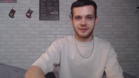 Snapshot of electric_smile chatting on 01.02.25 Alex online show from 01.02.25