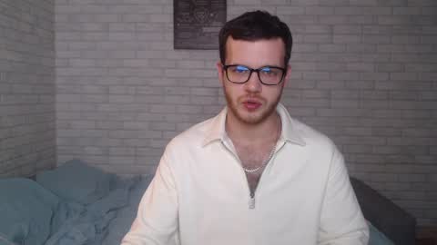 Snapshot of electric_smile chatting on 01.17.25 Alex online show from 01.17.25