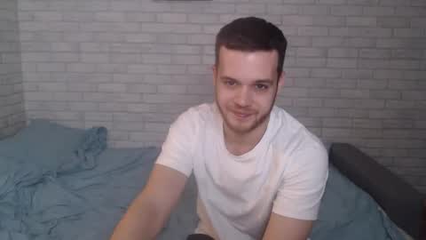 Snapshot of electric_smile chatting on 02.16.25 Alex online show from 02.16.25