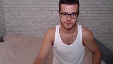 Snapshot of electric_smile chatting on 09.18.25 Alex online show from 09.18.25