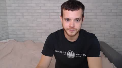 Snapshot of electric_smile chatting on 09.21.25 Alex online show from 09.21.25